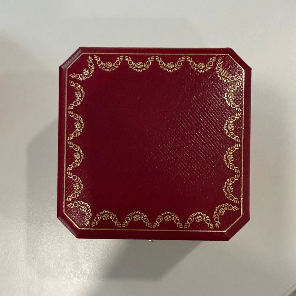 Cartier Red and Black Jewelry Box with Gold Detailing - Picture 3 of 7